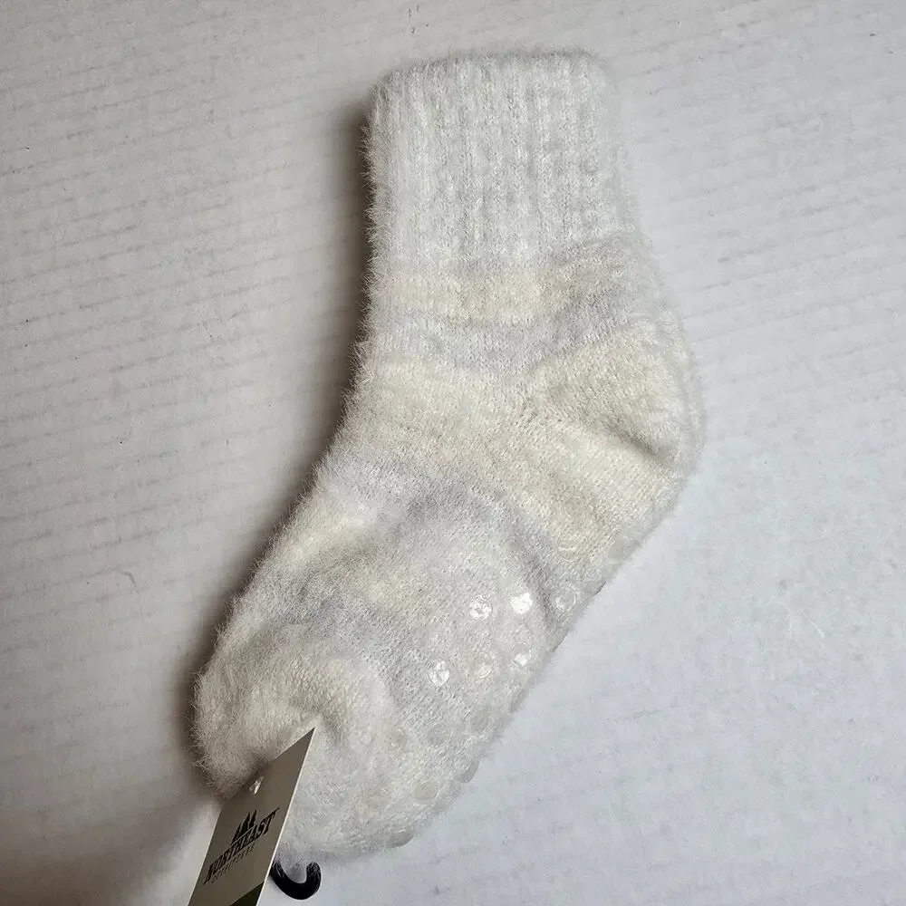 Northeast Outfitters Cozy Cabin Socks Youth Size 10K-4 Aloe Infused Grippy Cream